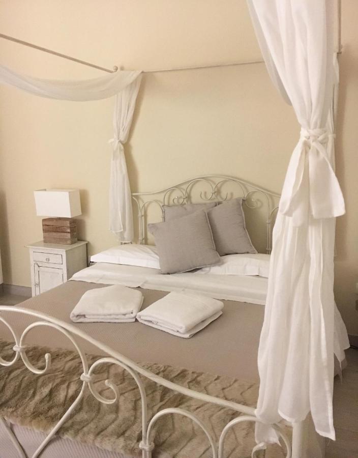 Ai Raggi di Sole Bed & Breakfast Lecce Bagian luar foto